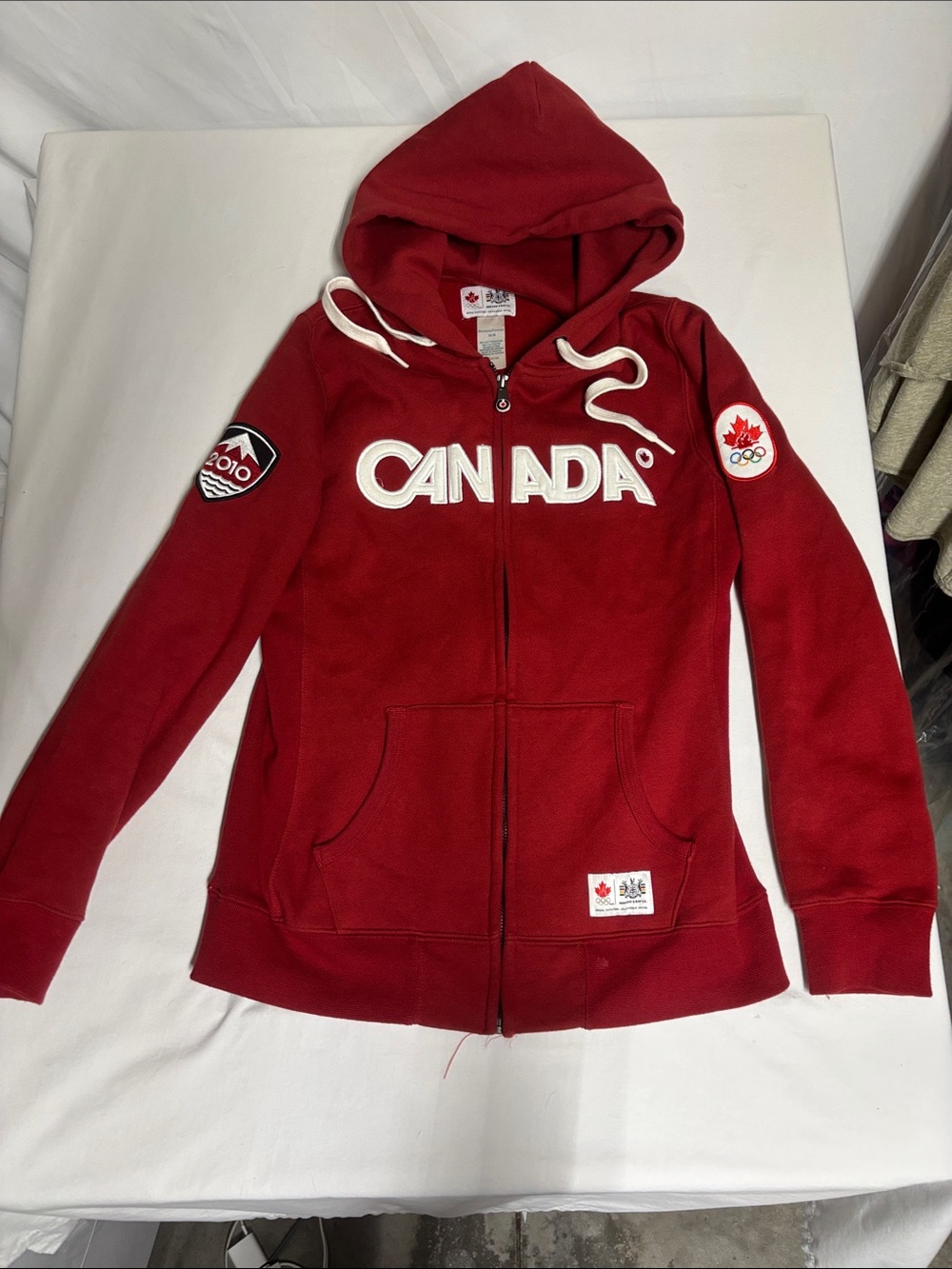 2010 Canada Olympic Team Hudson’s Bay Women’s M Hoodie Vancouver Made in Canada